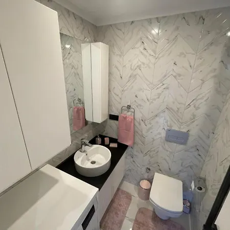 Square Light Apartment